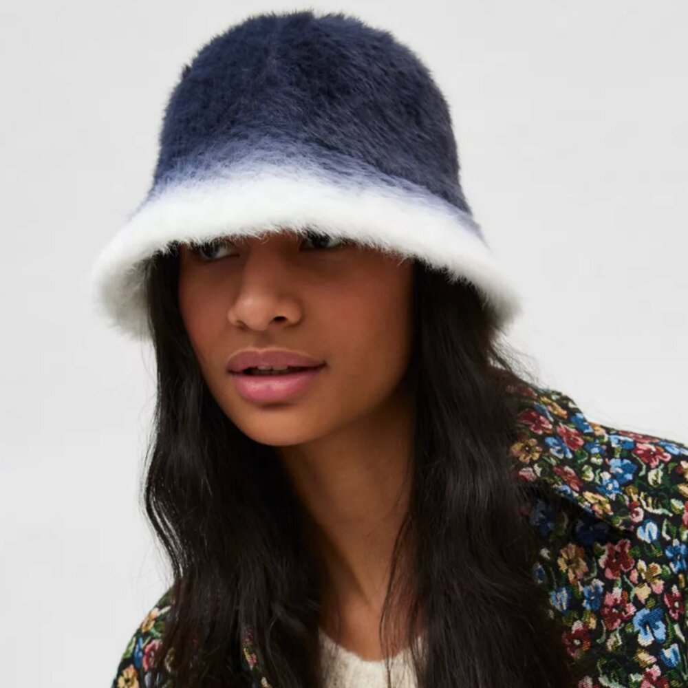 NWT: UO Fuzzy Hat